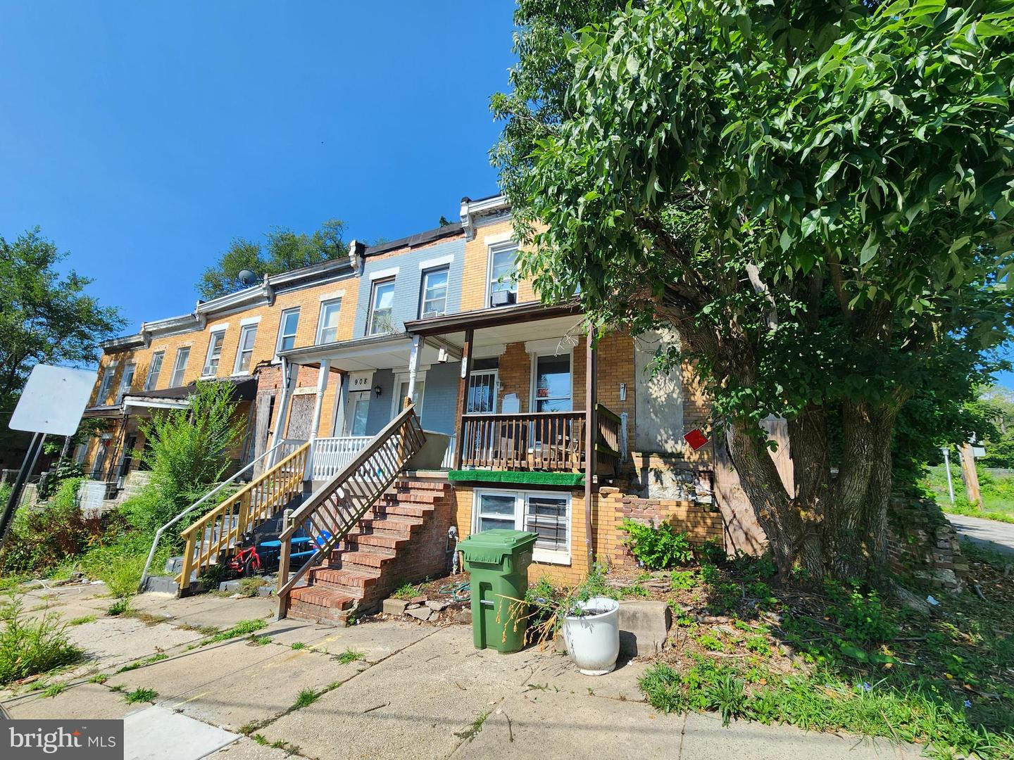 910 N Dukeland St Property Photo 4
