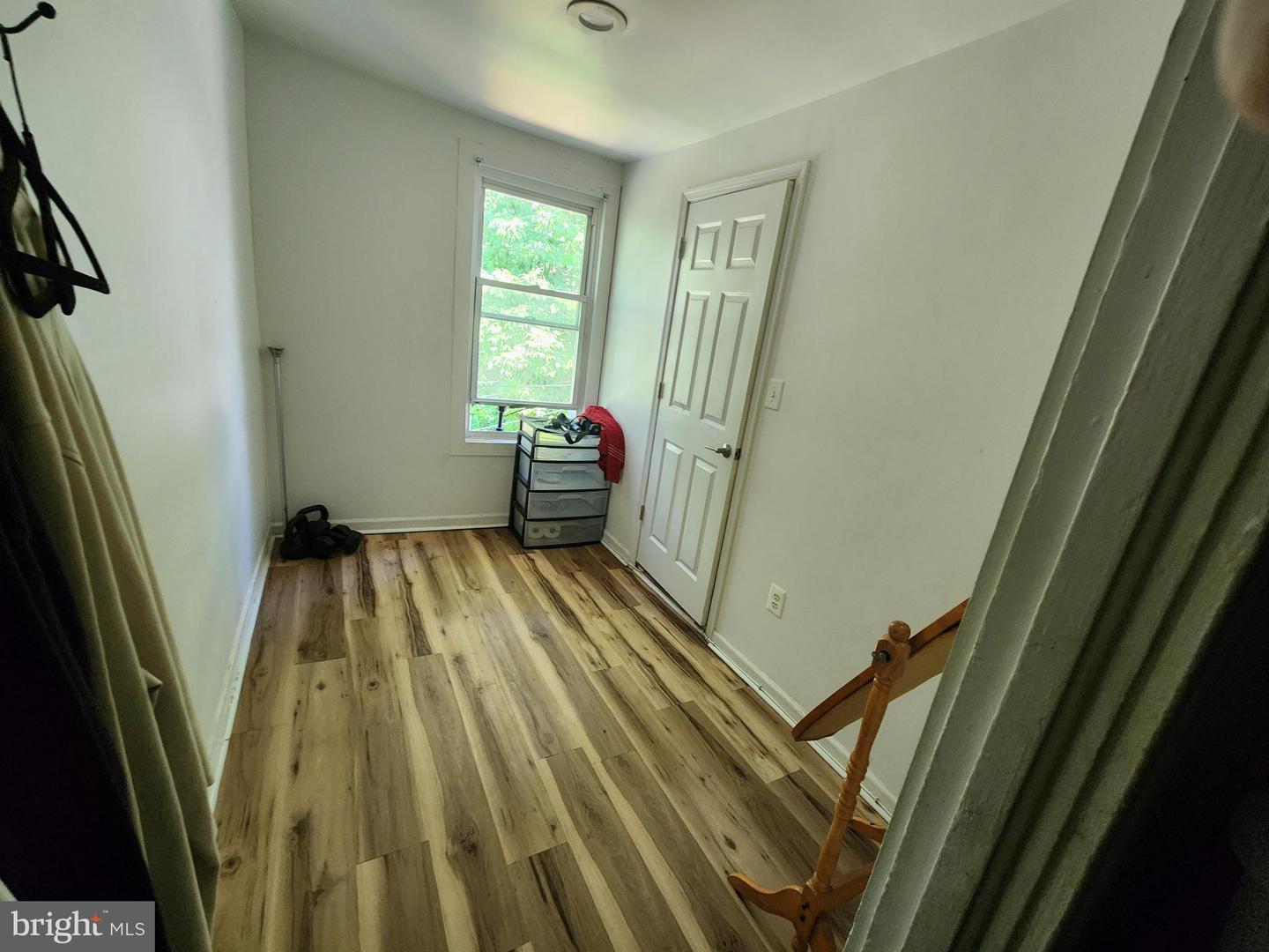 910 N Dukeland St Property Photo 10