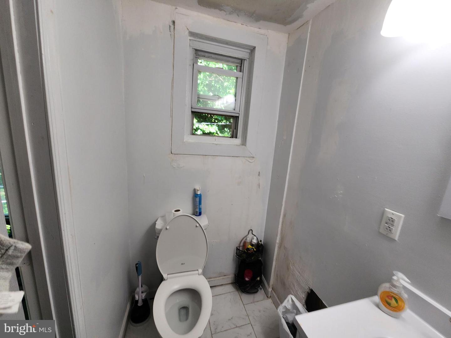 910 N Dukeland St Property Photo 15