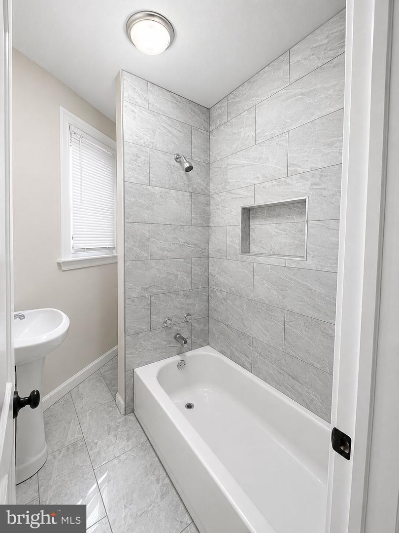 2960 Harford Rd Property Photo 10
