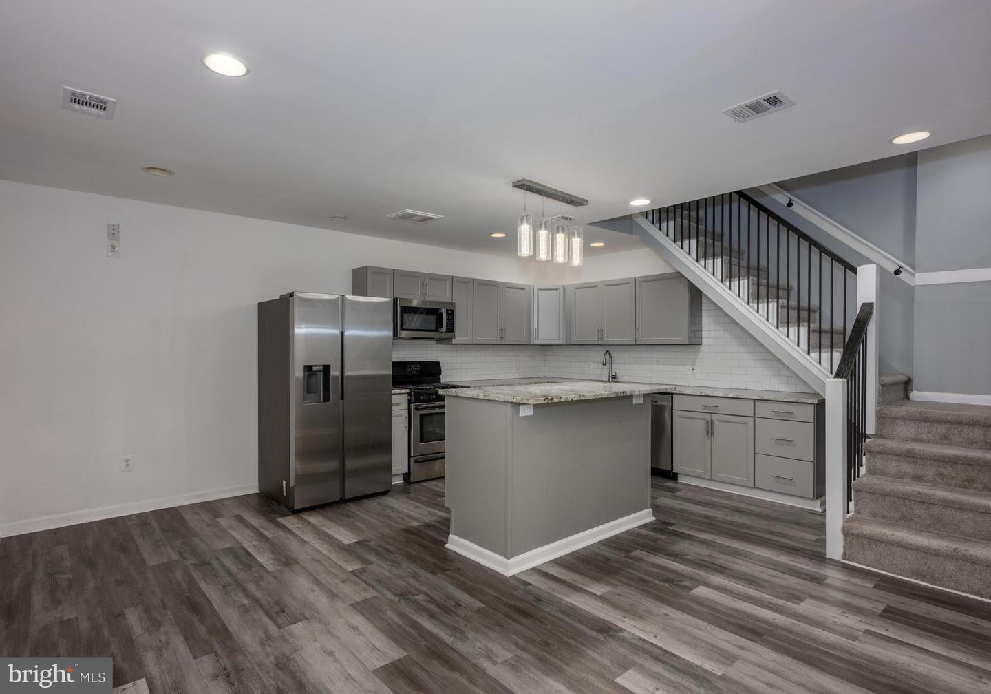 4616 CURTIS AVE #UNIT B Property Photo 1