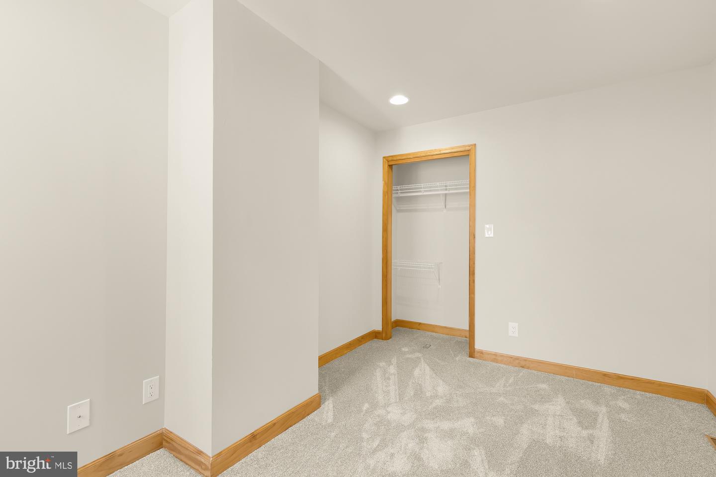 1121 S Clinton St Property Photo 25