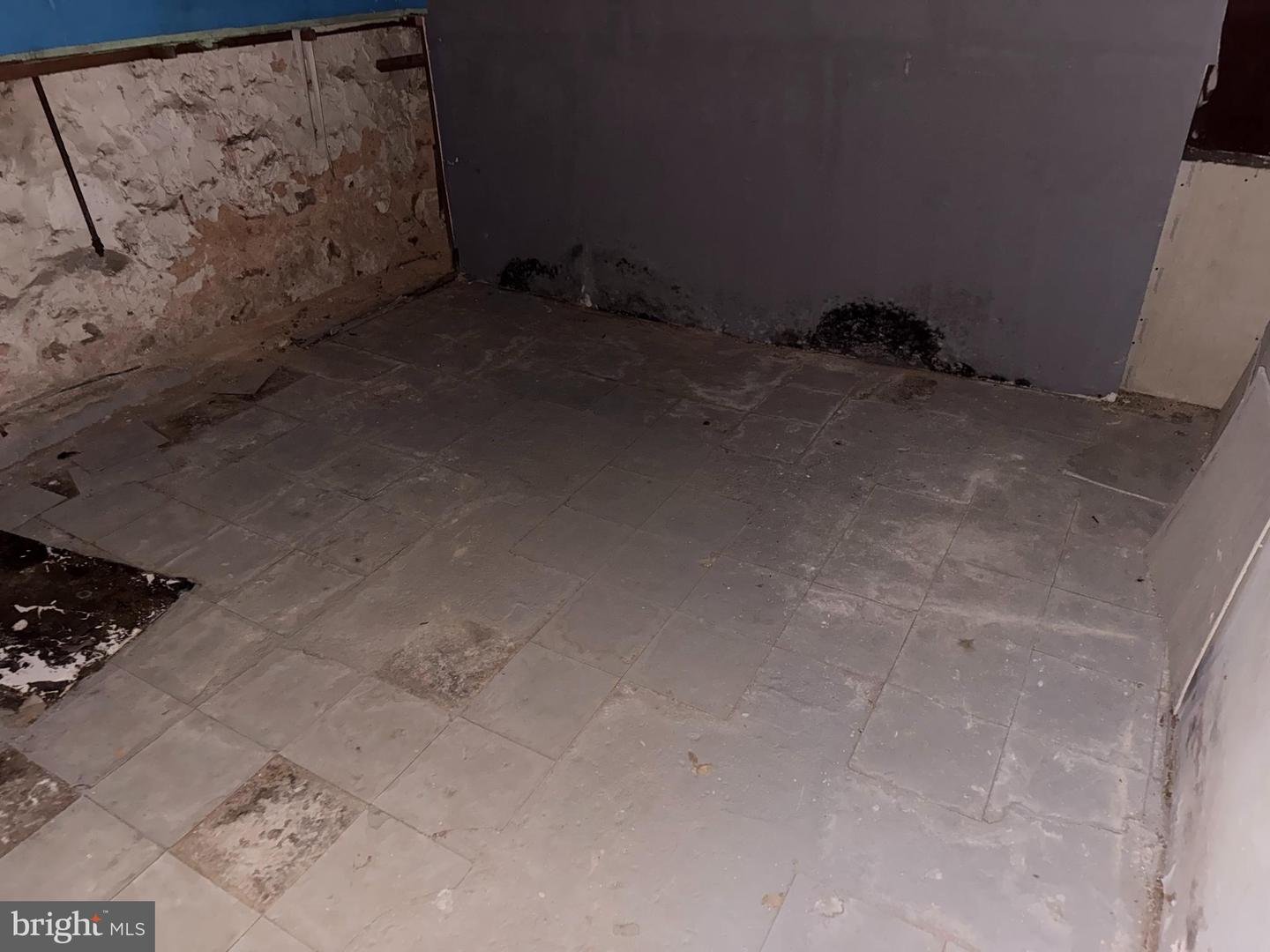 5313 Hamlin Ave Property Photo 14