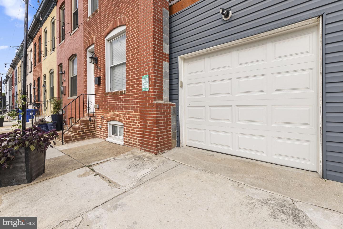 903 N Bradford St Property Photo 2