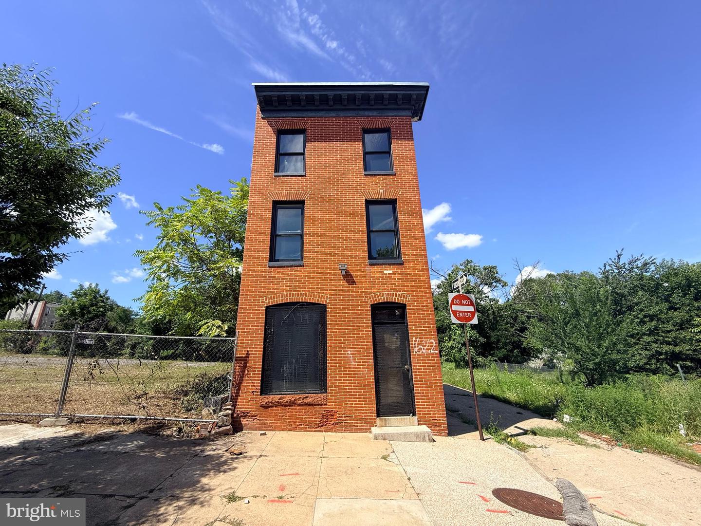 1622 W BALTIMORE ST Property Photo 1
