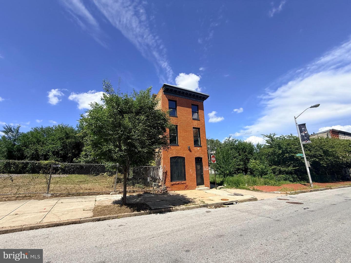 1622 W Baltimore St Property Photo 2