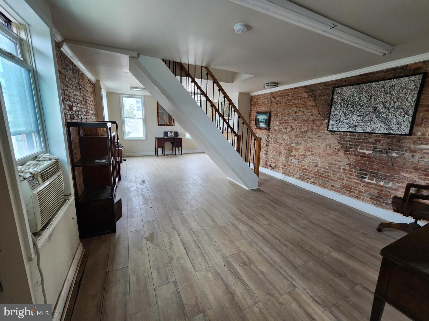 1622 W Baltimore St Property Photo 9