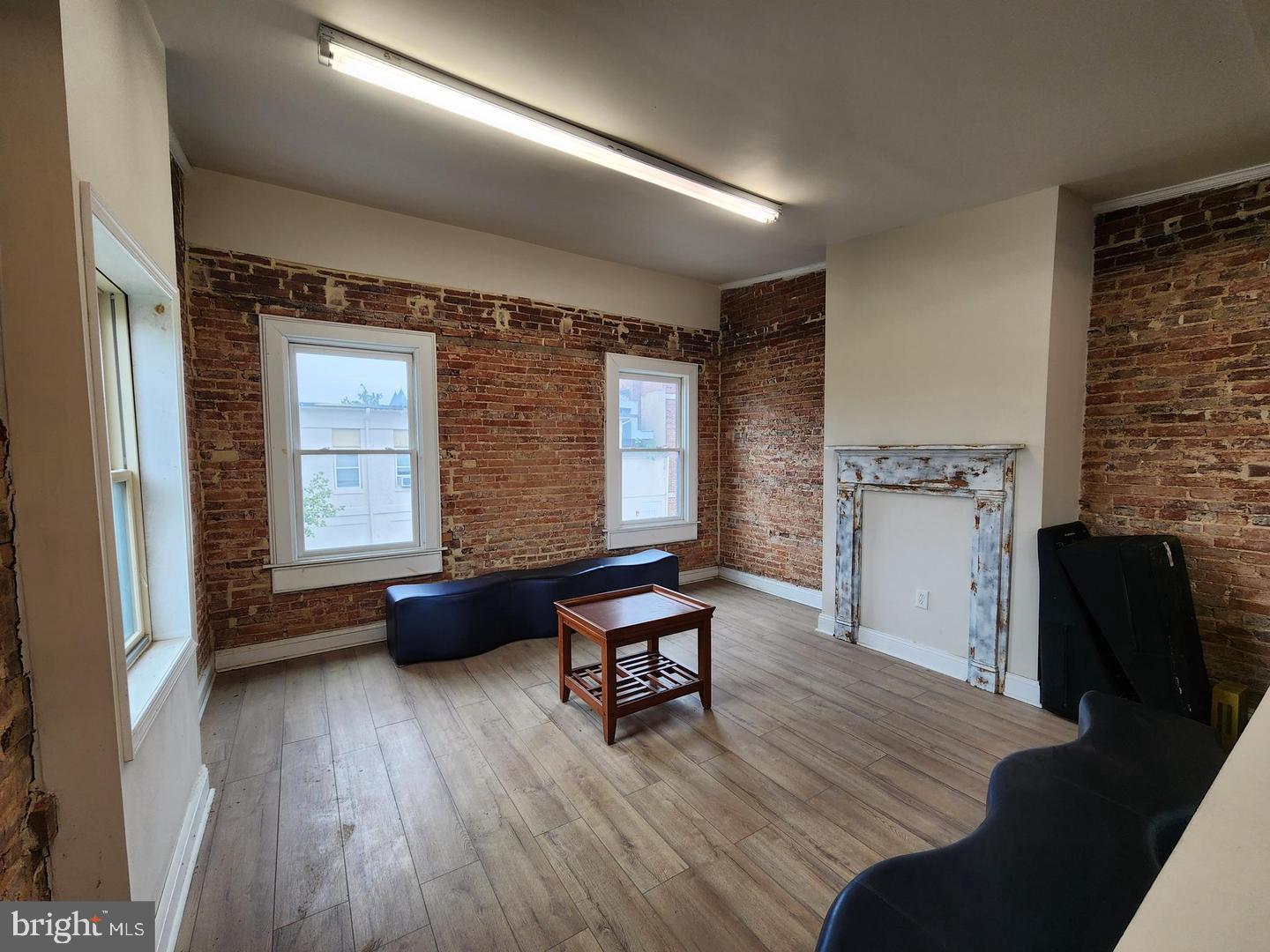1622 W Baltimore St Property Photo 13