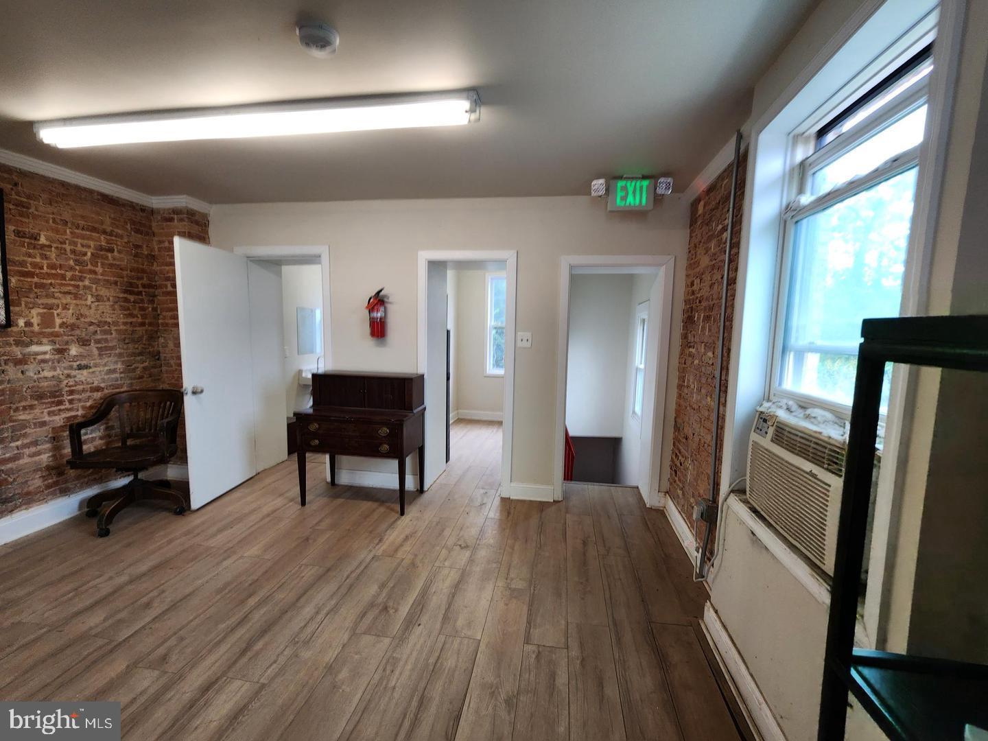 1622 W Baltimore St Property Photo 14