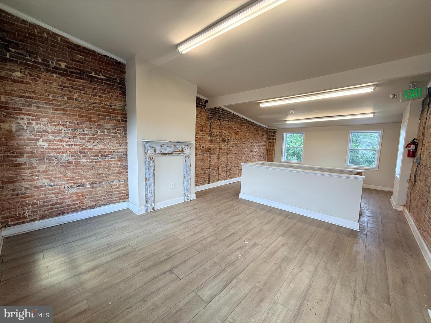 1622 W Baltimore St Property Photo 28