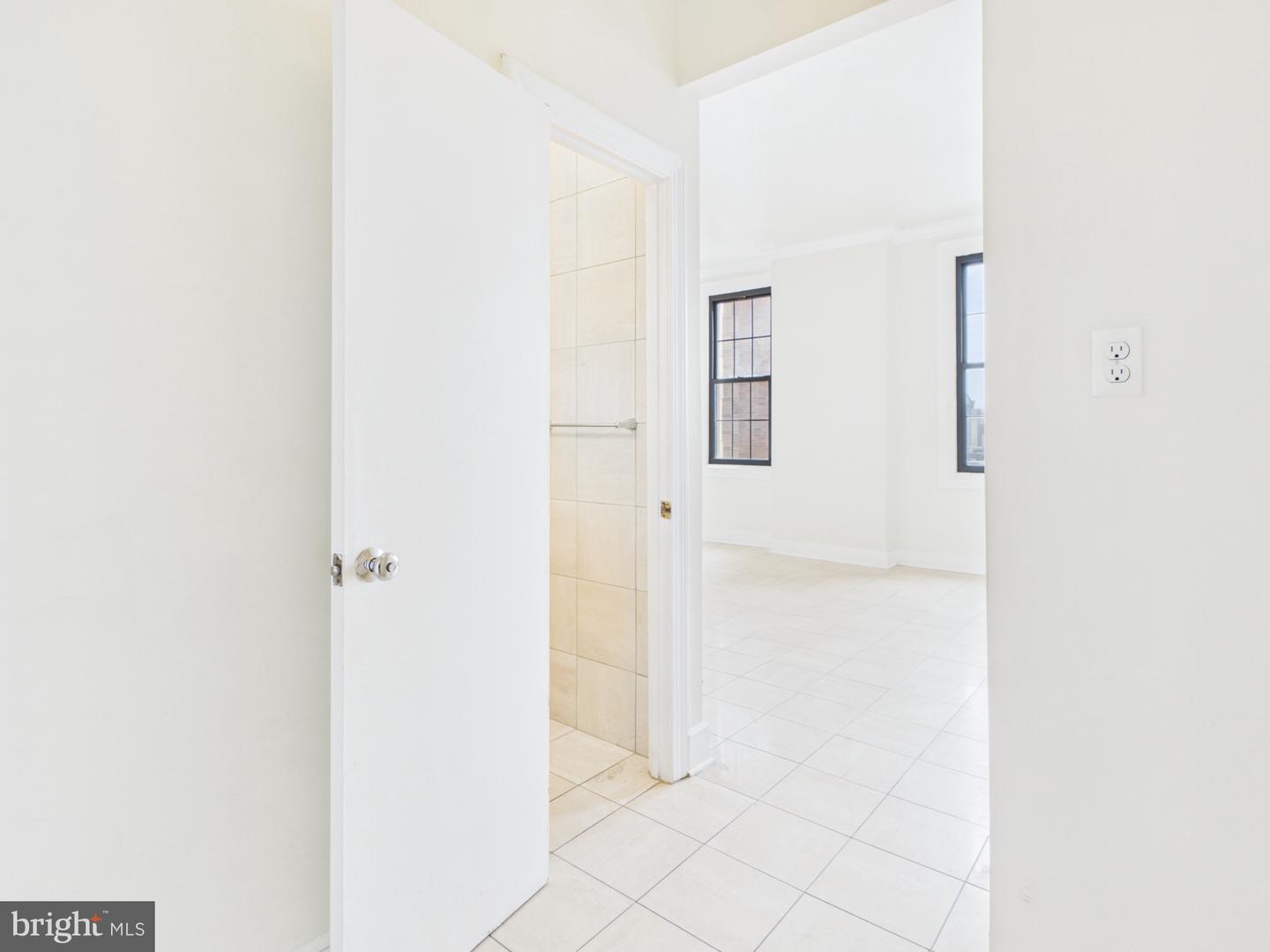 1 E Chase St #614 Property Photo 21