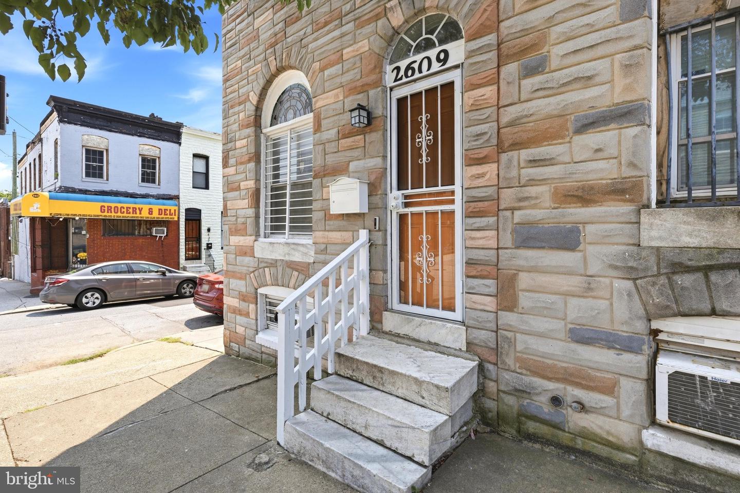 2609 JEFFERSON ST Property Photo 1