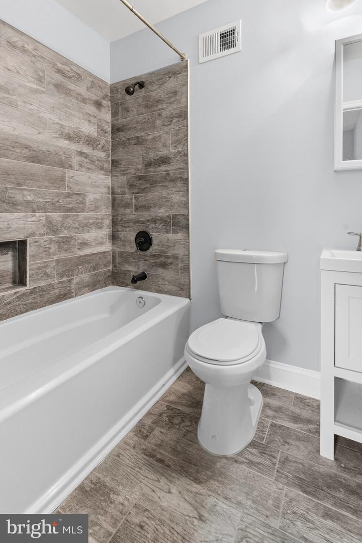3124 E Baltimore St Property Photo 9