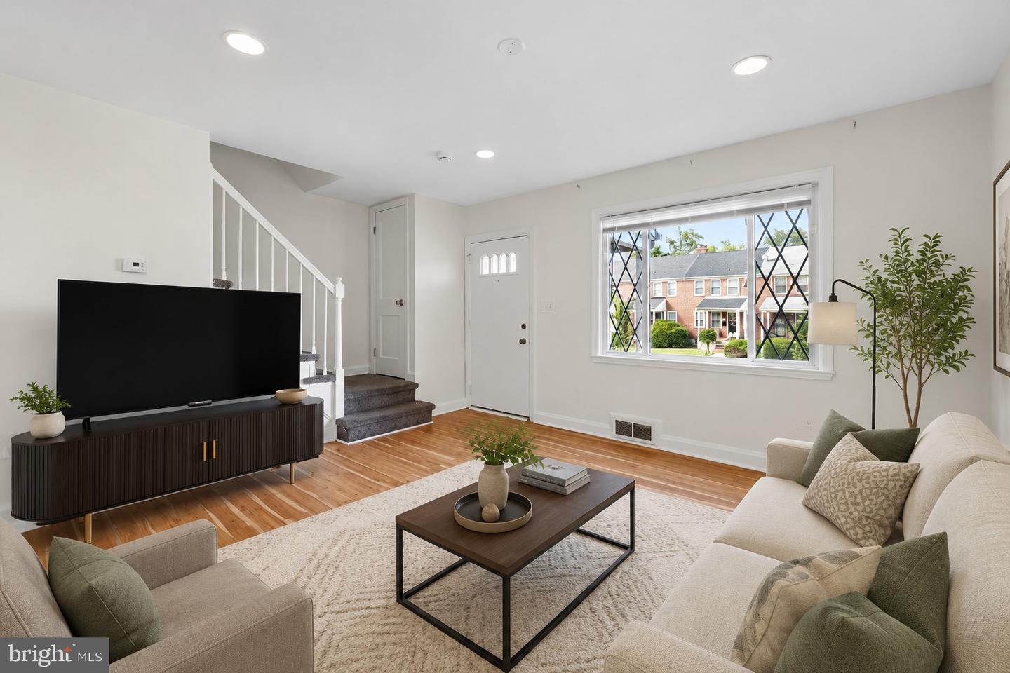 1007 Saint Dunstans Rd Property Photo 1