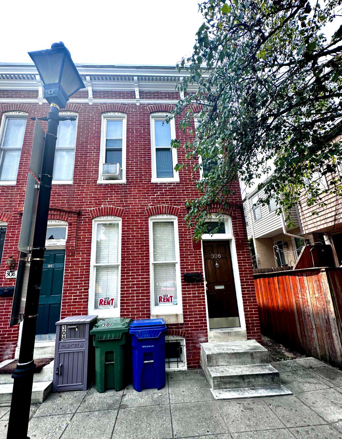 306 Penn St Property Photo 2