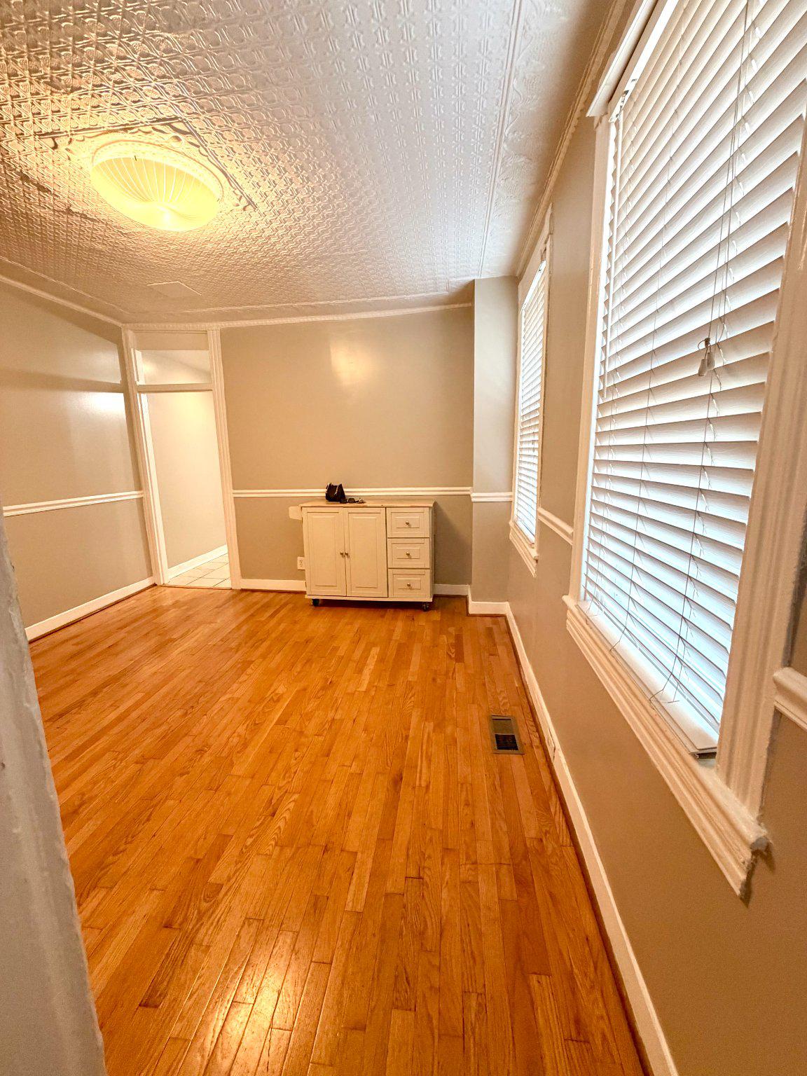 306 Penn St Property Photo 4