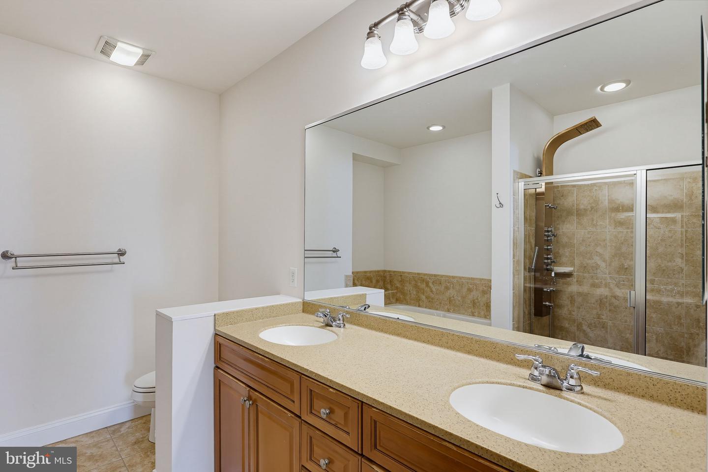 1215 S Bouldin St Property Photo 20