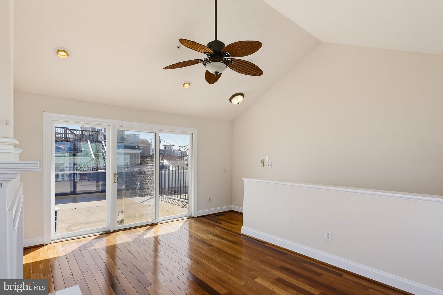 1215 S Bouldin St Property Photo 28