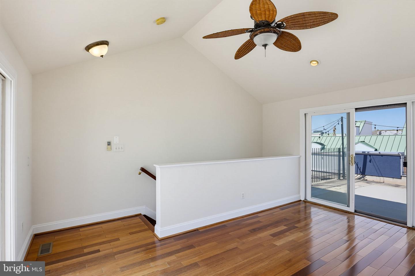 1215 S Bouldin St Property Photo 29
