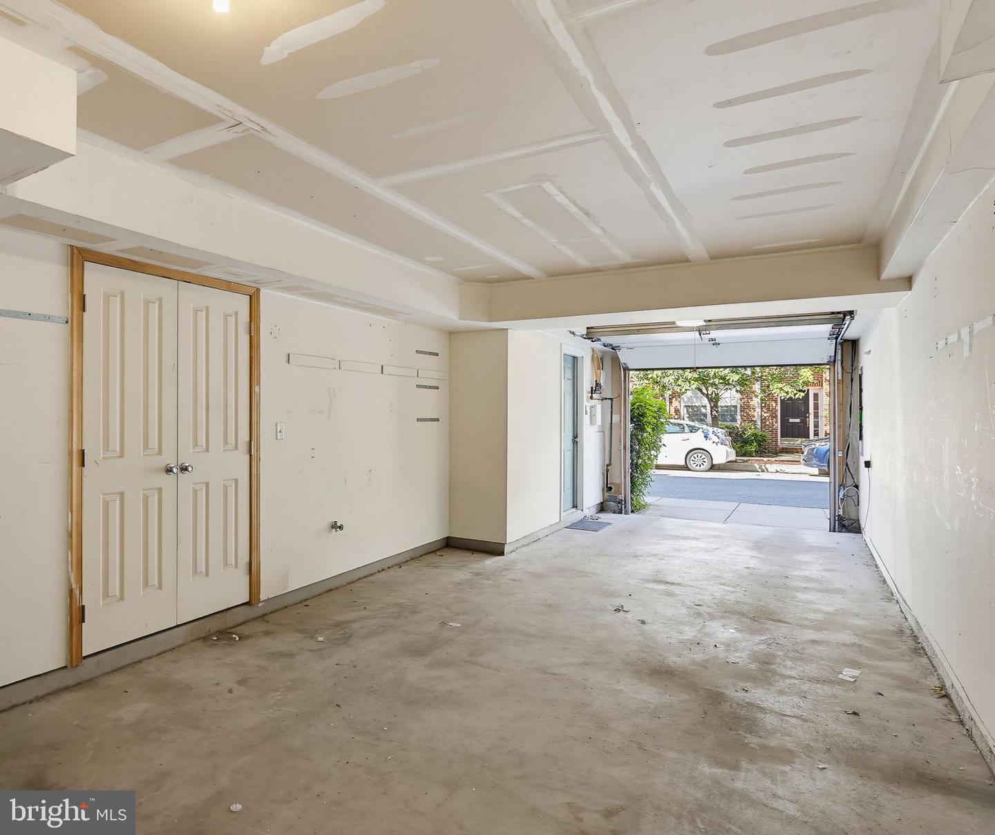 1215 S Bouldin St Property Photo 36