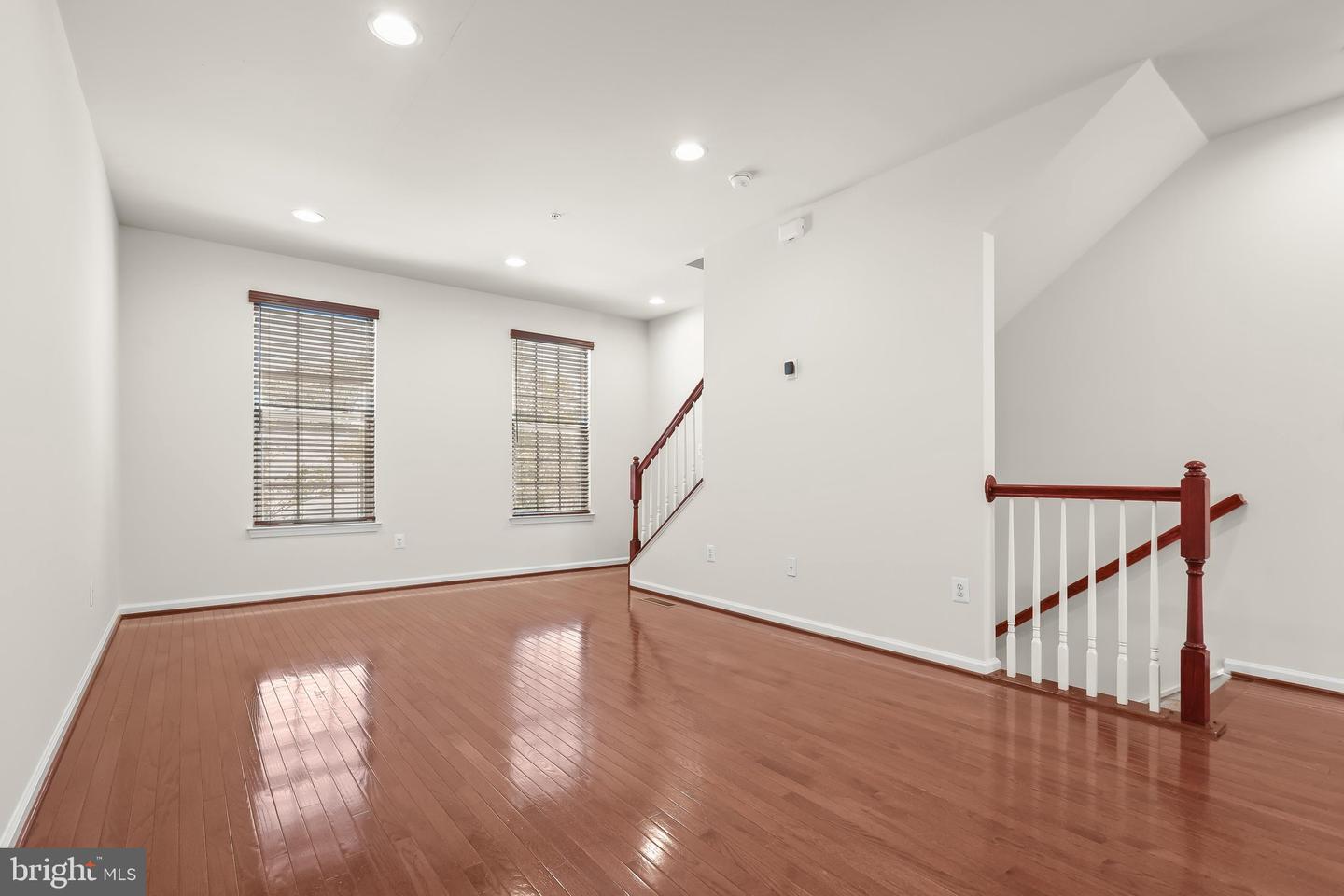 4603 Foster Ave Property Photo 14