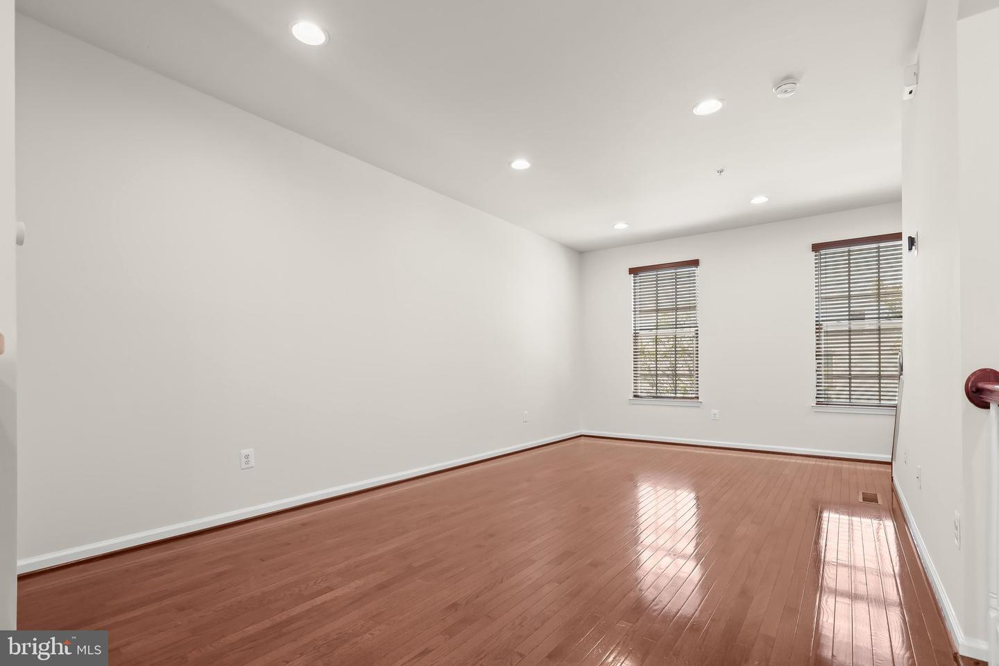 4603 Foster Ave Property Photo 15
