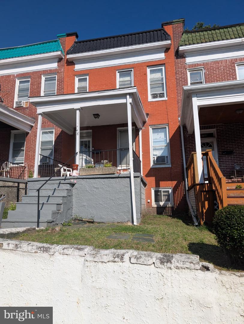748 N Edgewood St Property Photo 1
