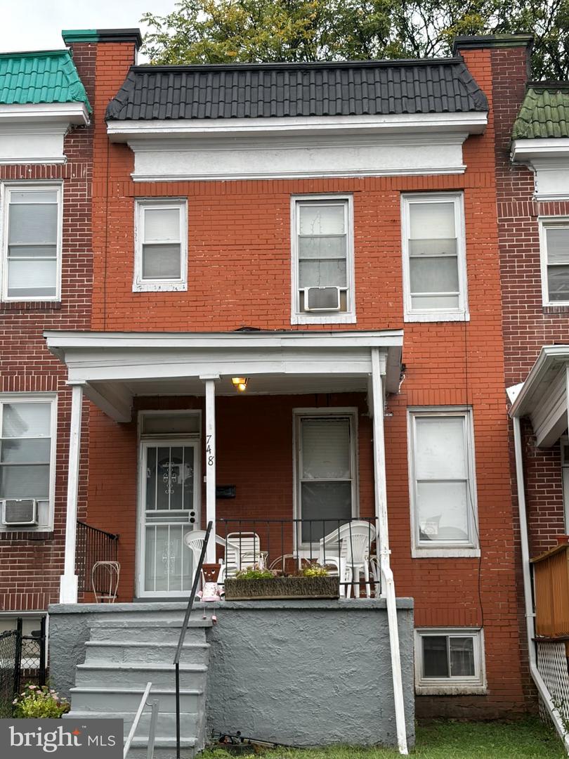748 N EDGEWOOD ST Property Photo 1