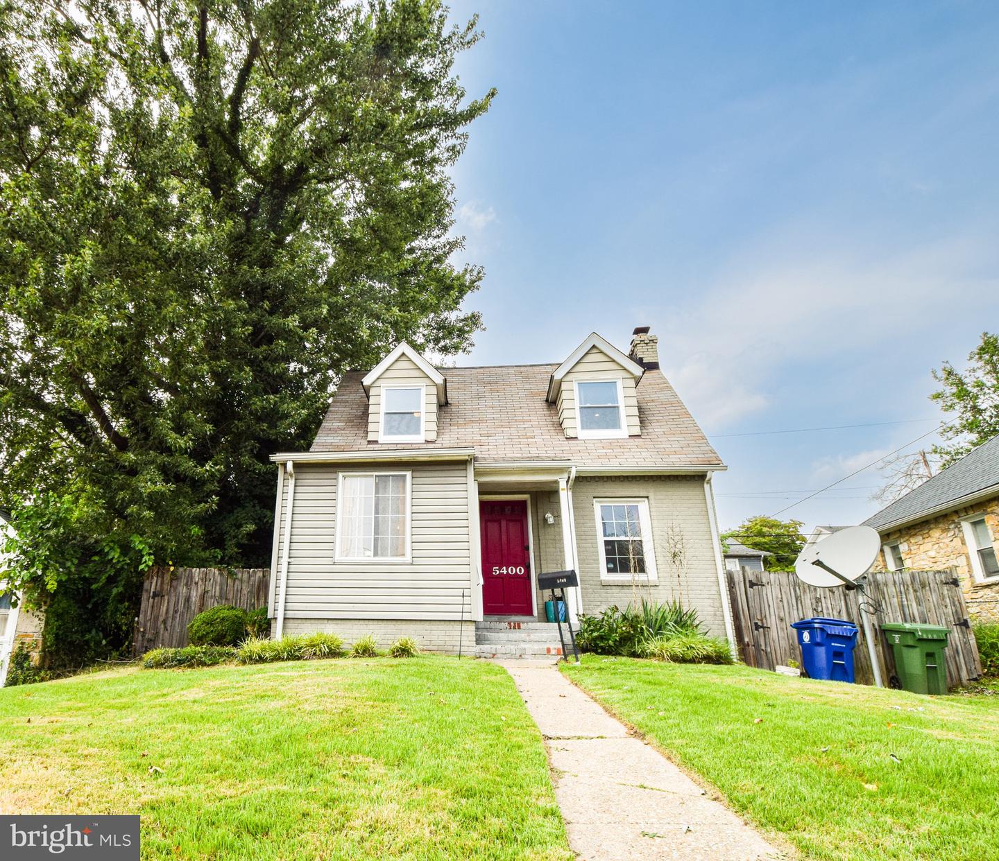 5400 SUMMERFIELD AVE Property Photo 1