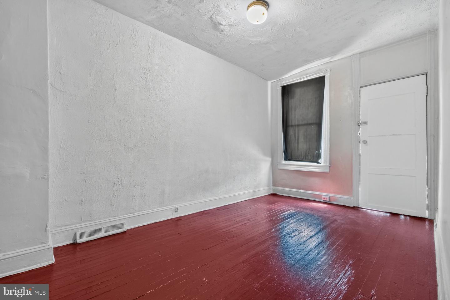 1712 Poplar Grove St Property Photo 13