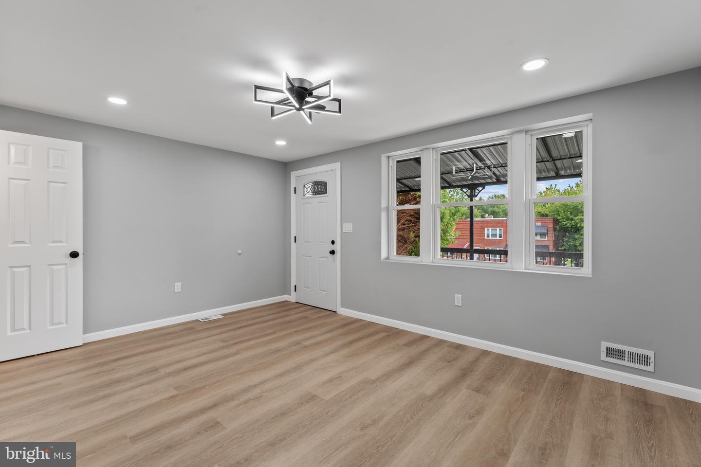 2507 Riggs Ave Property Photo 5