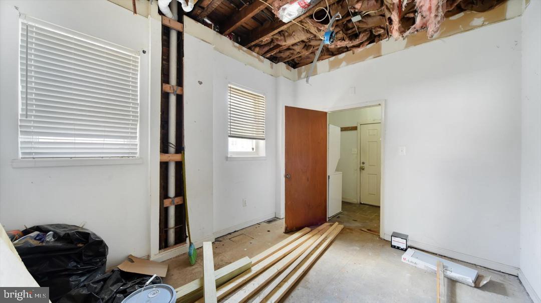 3209 E Lombard St Property Photo 6