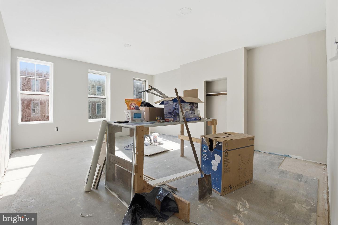 1328 N Carey St Property Photo 8