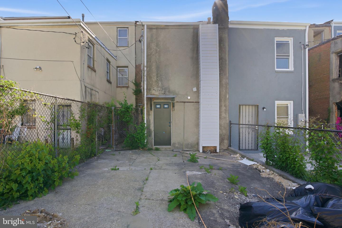 1328 N Carey St Property Photo 18