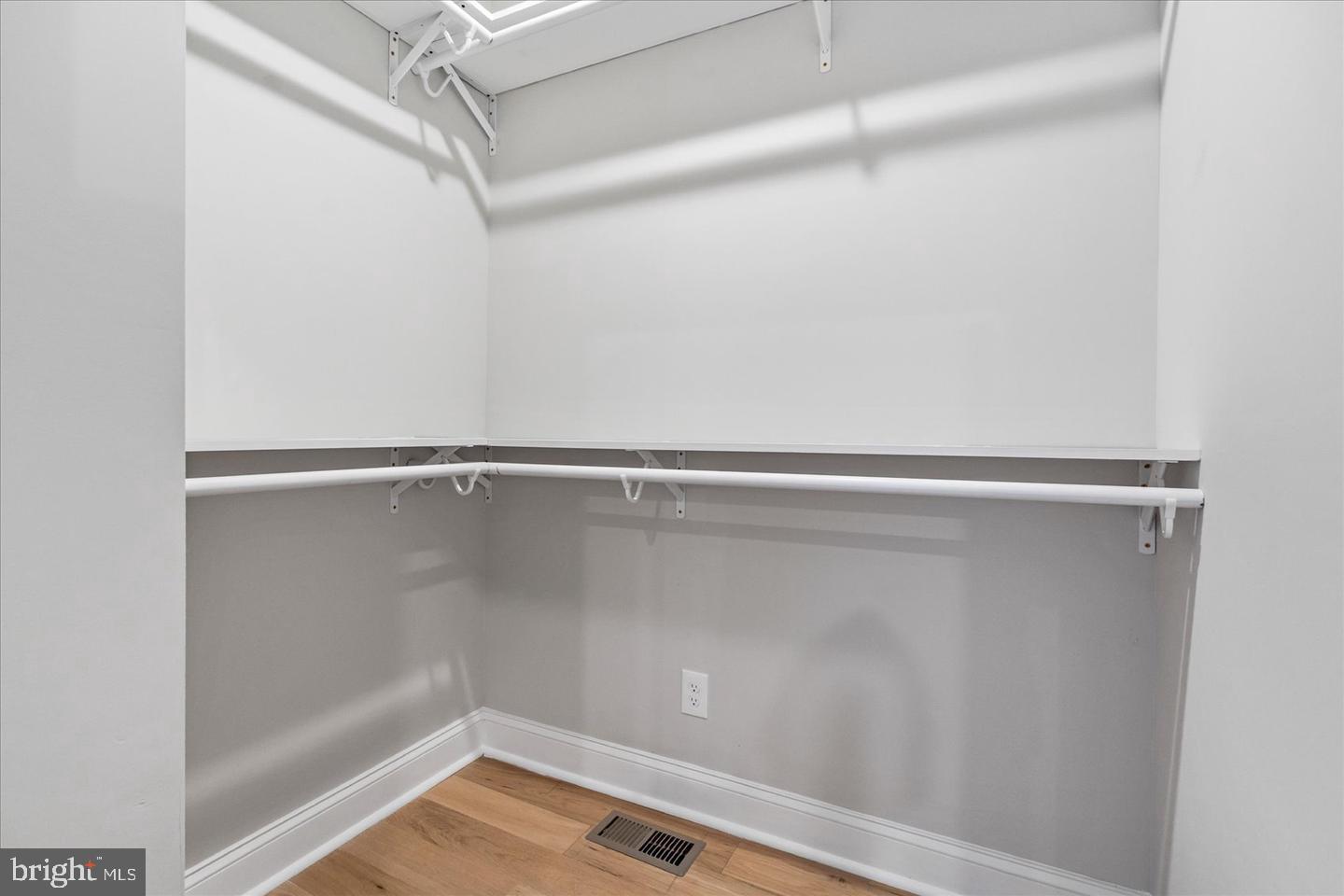 1666 Darley Ave Property Photo 24
