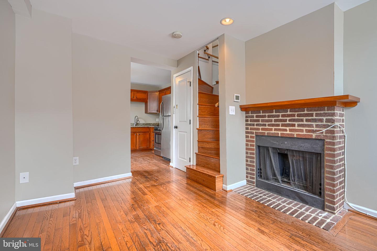 16 W Cross St Property Photo 6