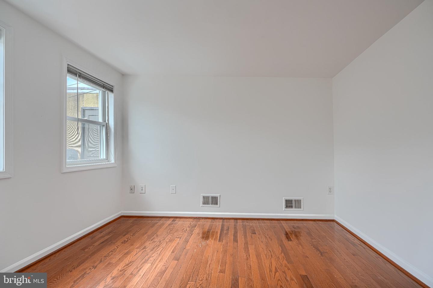 16 W Cross St Property Photo 15