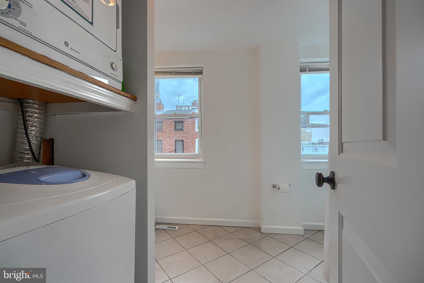 16 W Cross St Property Photo 20