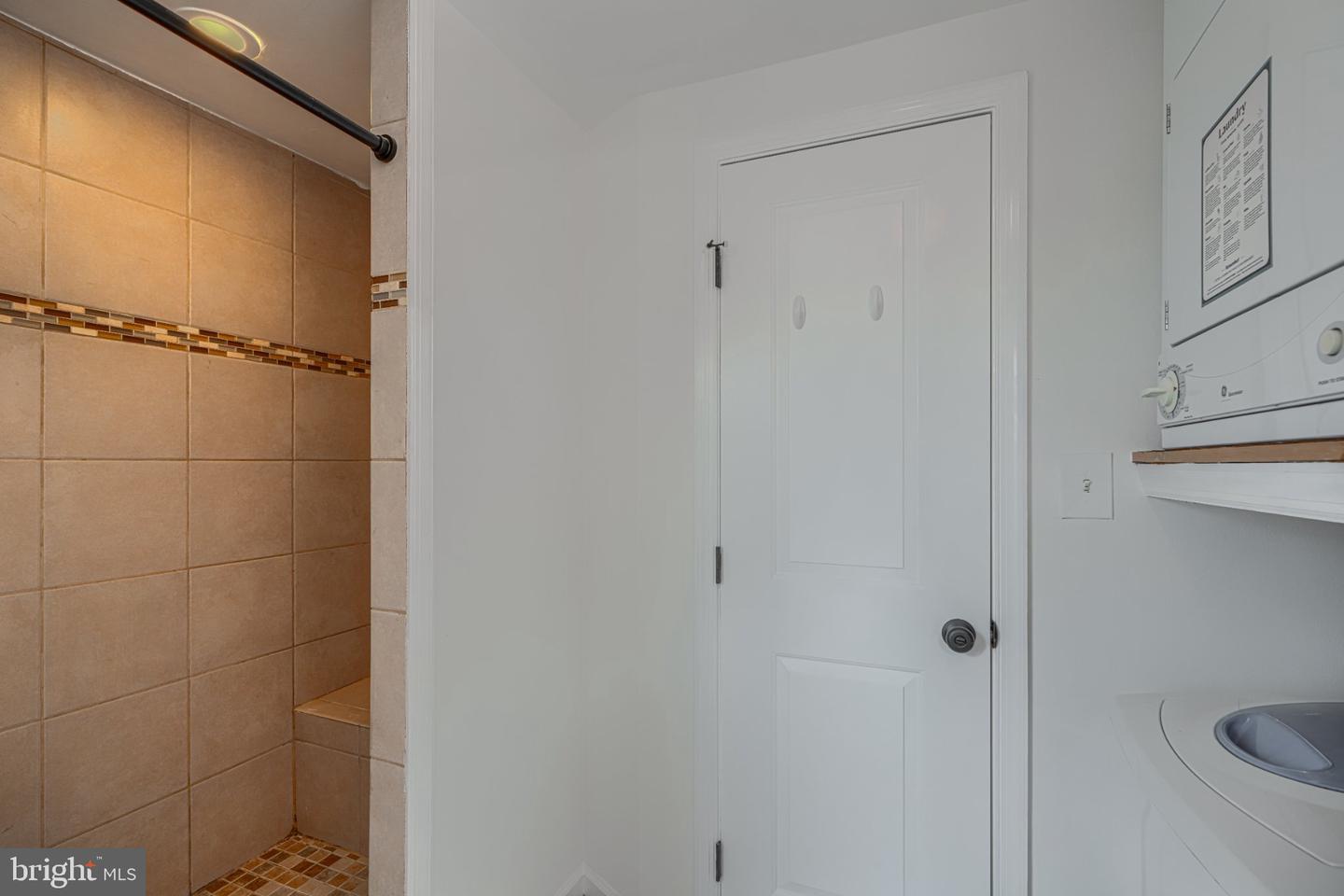 16 W Cross St Property Photo 23
