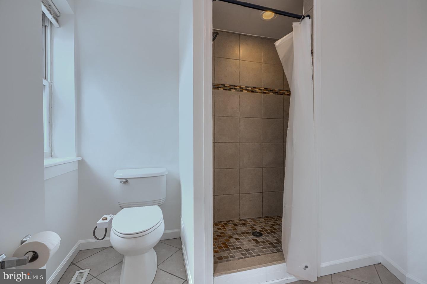 16 W Cross St Property Photo 24