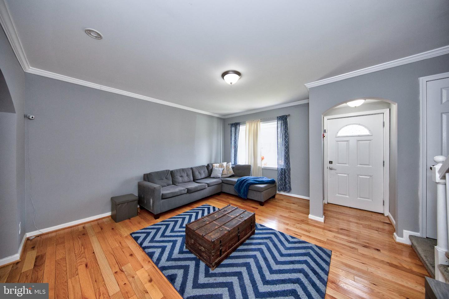 4111 KINSWAY Property Photo 1