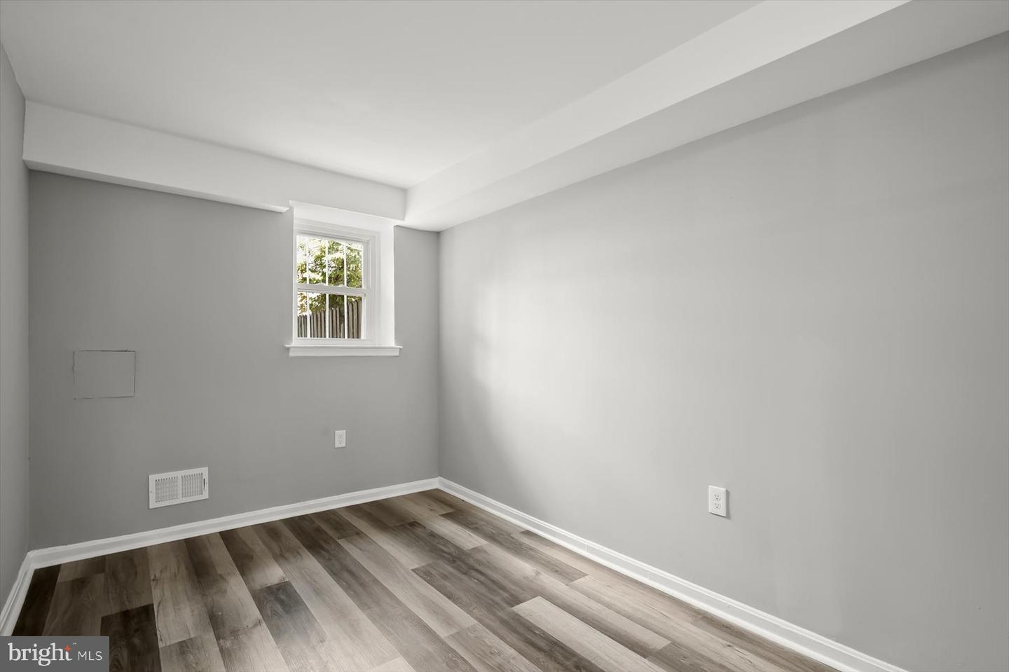 906 N Fulton Ave Property Photo 9
