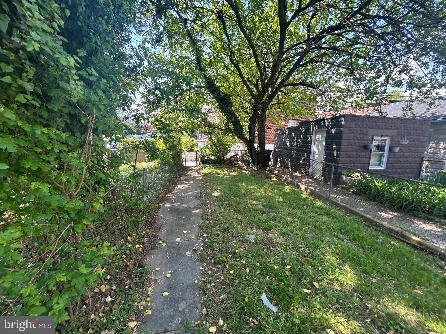 2721 Pelham Ave Property Photo 4