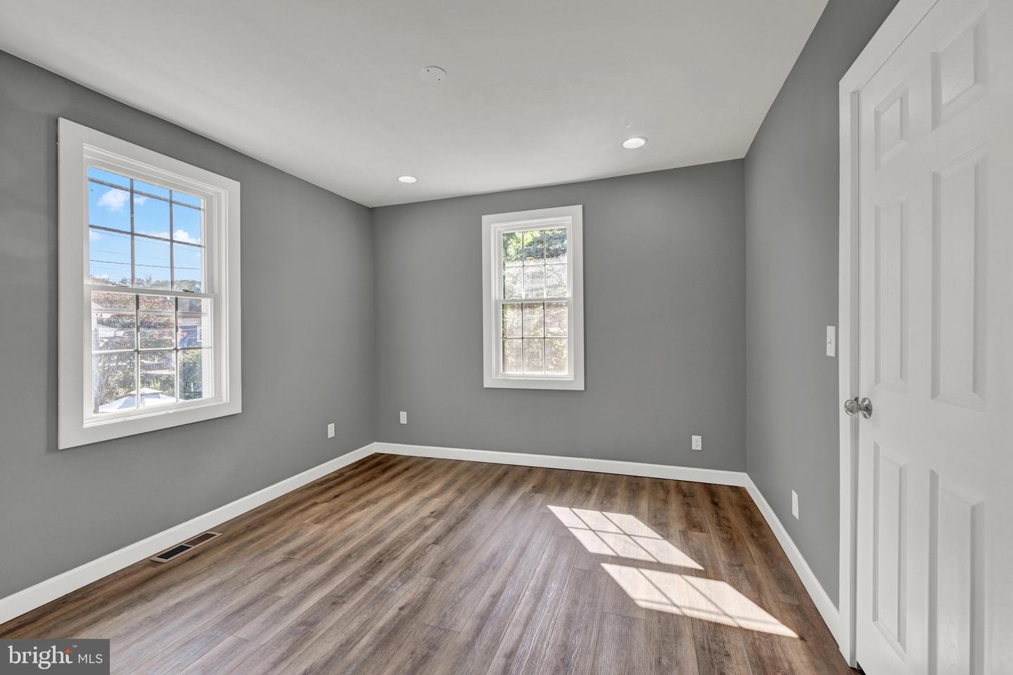 5101 Ardmore Way Property Photo 11