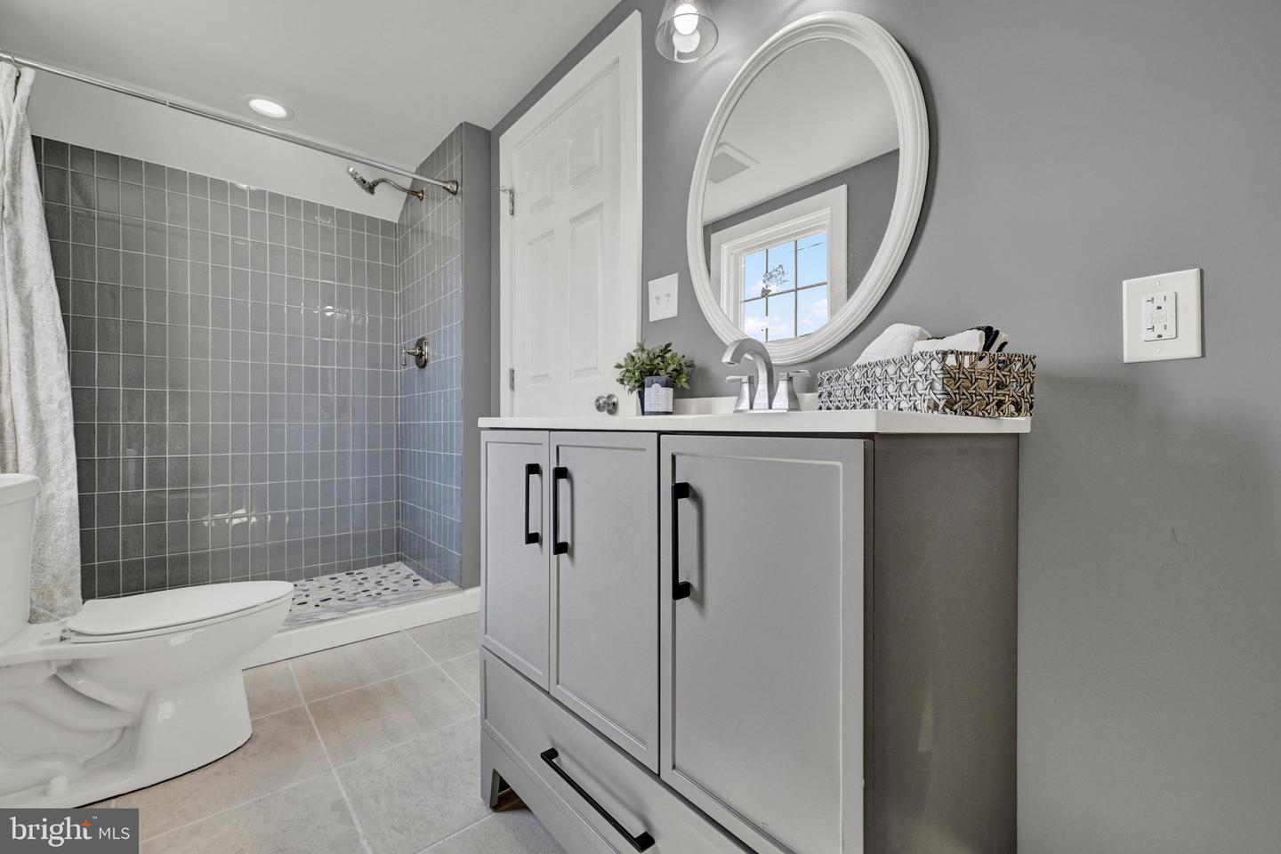 5101 Ardmore Way Property Photo 16