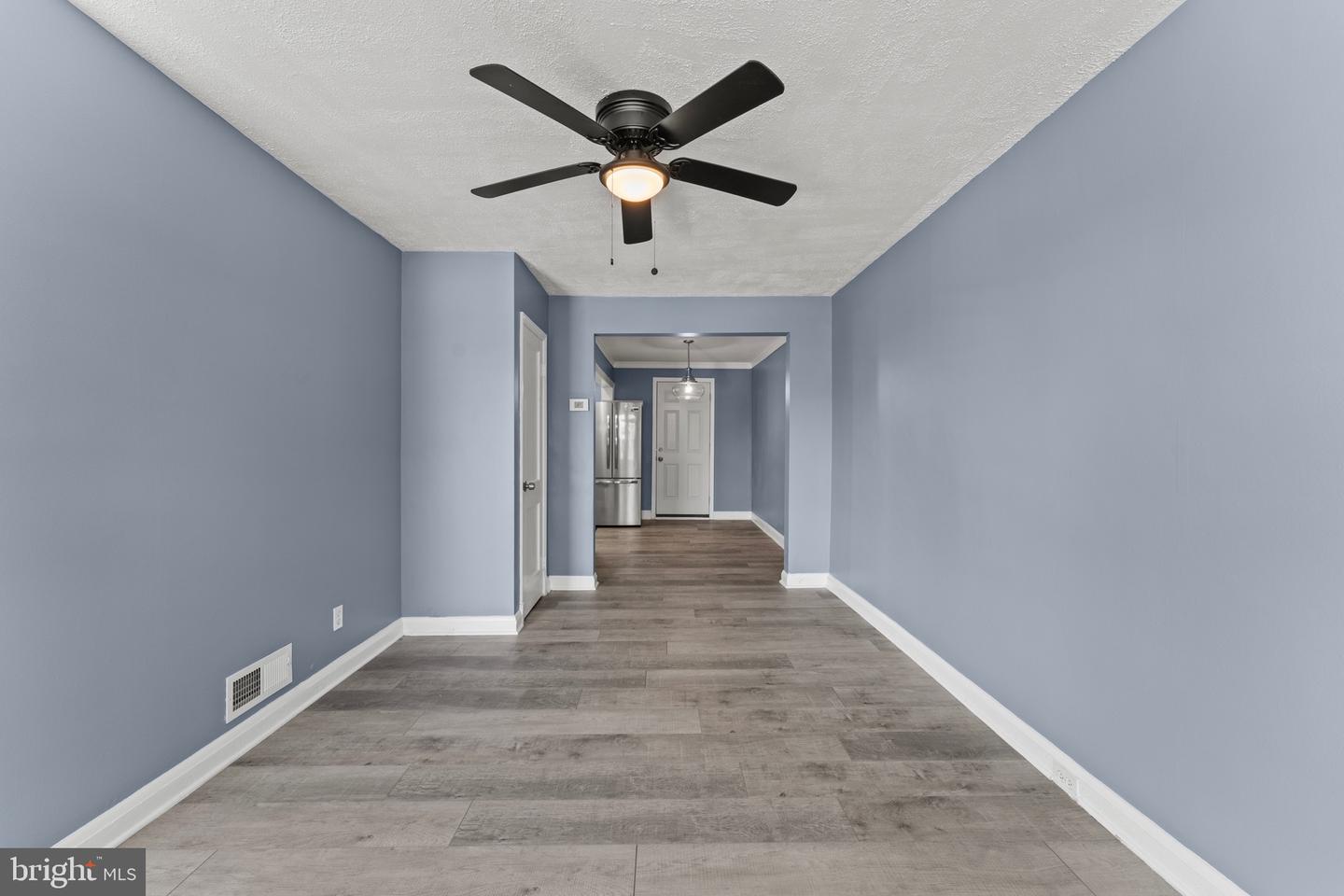 3693 Kenyon Ave Property Photo 5