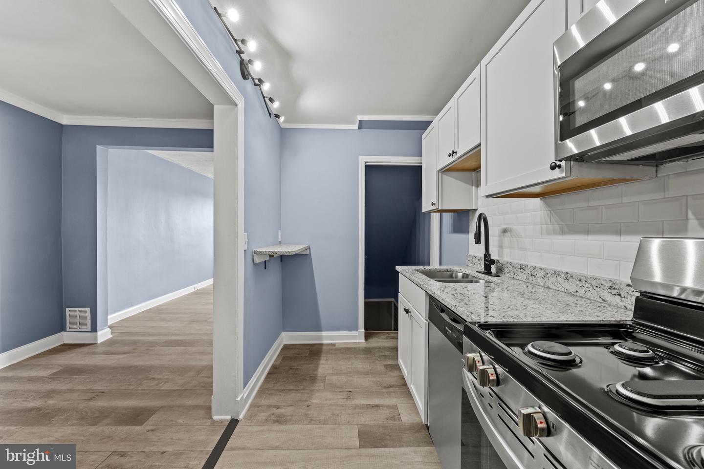 3693 Kenyon Ave Property Photo 10
