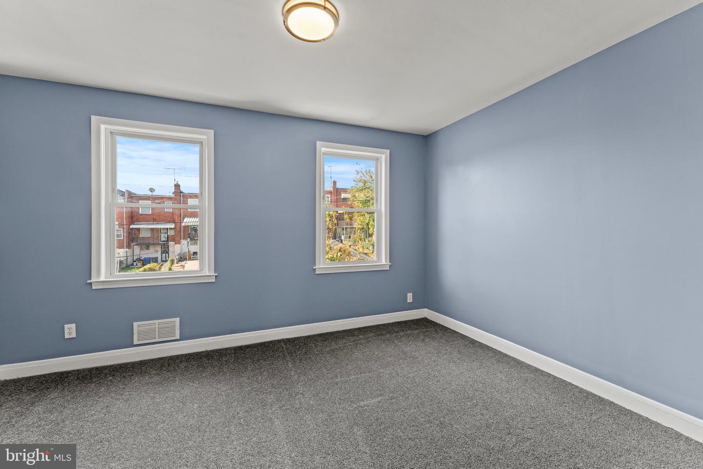 3693 Kenyon Ave Property Photo 14