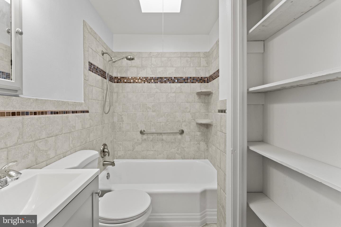 3693 Kenyon Ave Property Photo 16