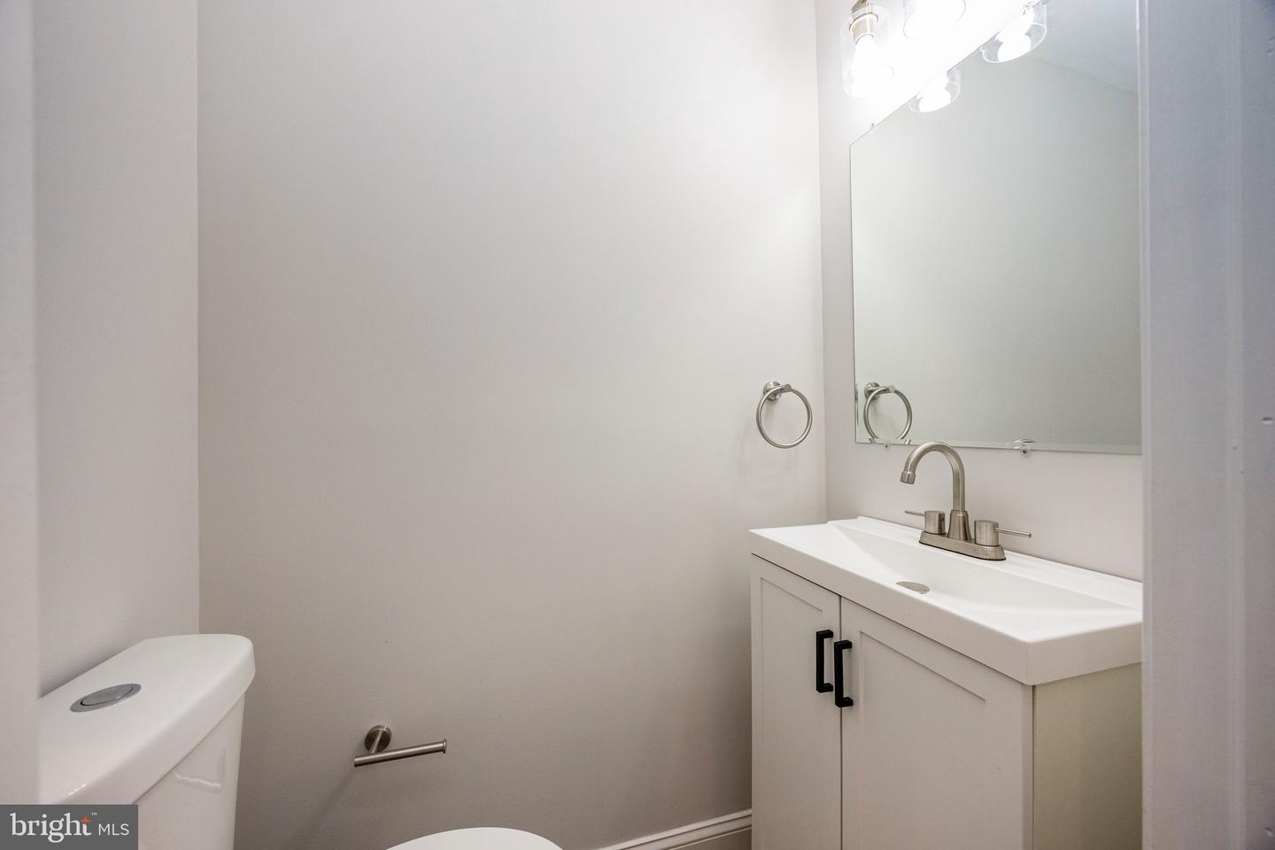 2033 N Bentalou St Property Photo 5